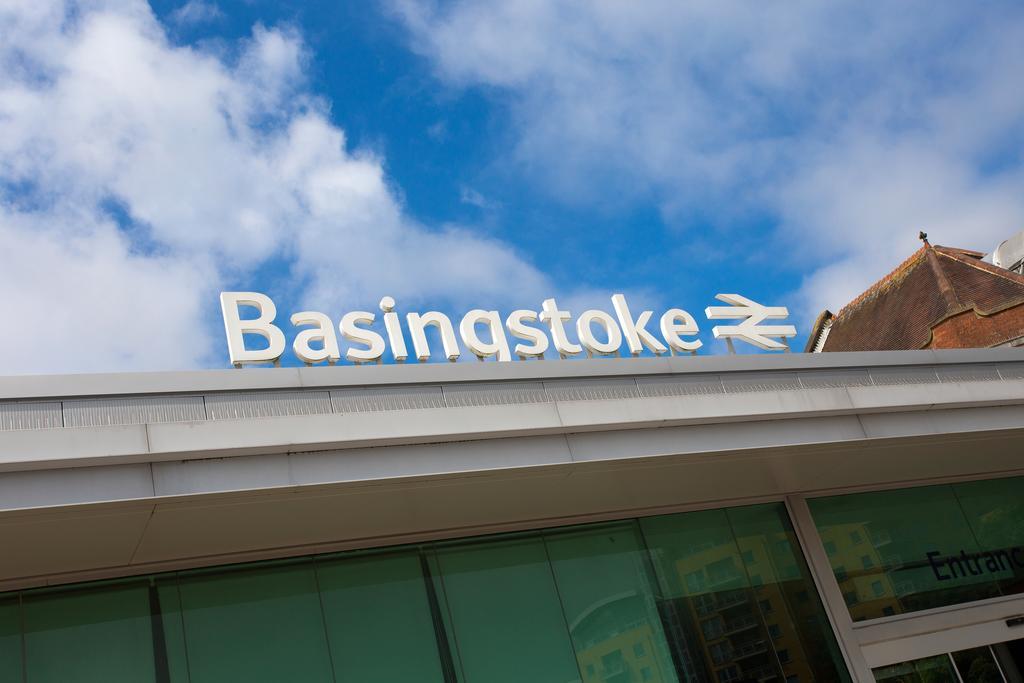 Linx Apartments Skyline Plaza Basingstoke Luaran gambar